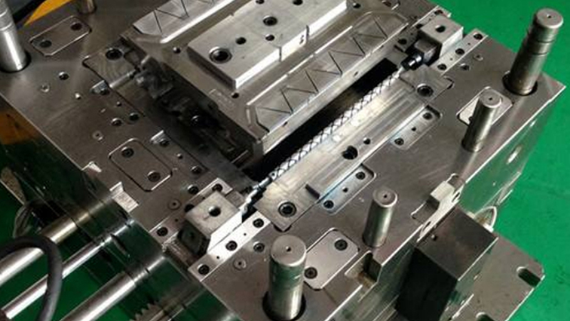 深圳塑膠模具廠，塑膠模具配件有哪些?